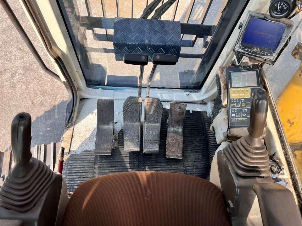 Komatsu PC400-LC Foto 7
