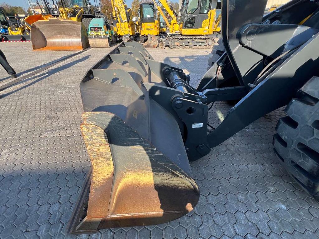 Komatsu WA250PZ-6 Foto 10