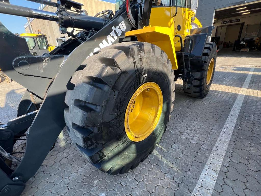 Komatsu WA250PZ-6 Foto 12