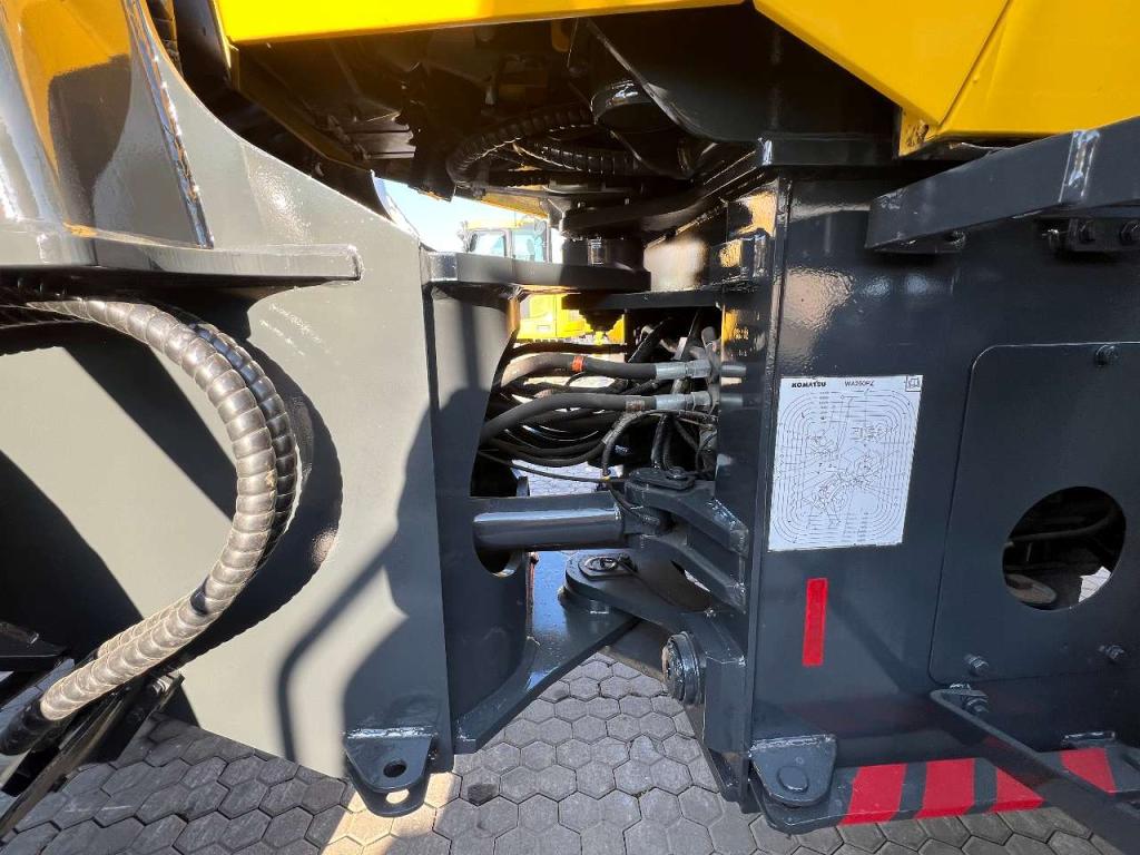 Komatsu WA250PZ-6 Foto 13
