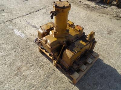 Tapa de embrague de dirección para Caterpillar 955L vendida por OLM 90 Srl