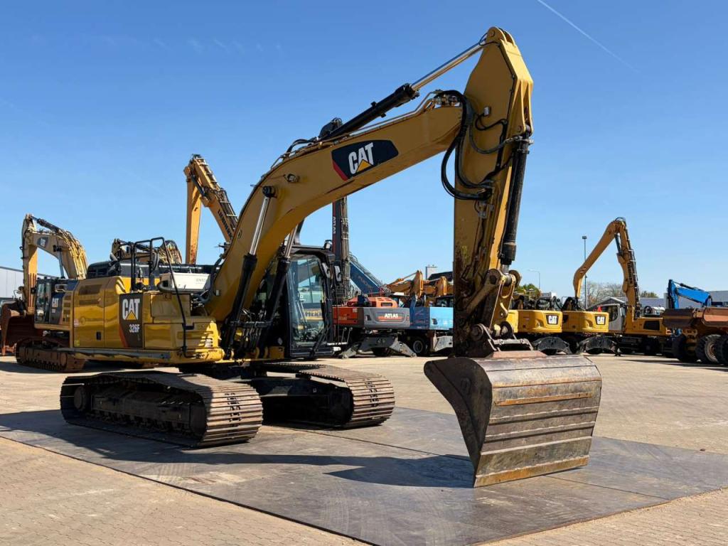 Caterpillar 326FL Foto 7