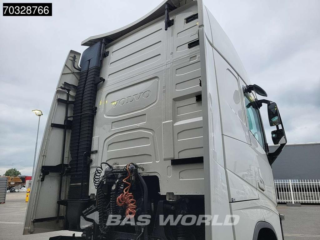 Volvo FH 500 4X2 XL 2xTanks Xenon I-ParkCool Leder Foto 7