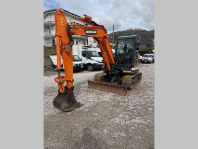 Doosan DX62R vendida por Ferrara Veicoli