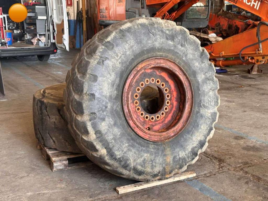 Michelin 20.5R25 Foto 1
