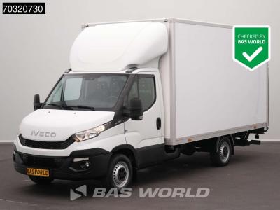 Iveco Daily 35S13 Laadklep Zijdeur Bakwagen Airco Cruise Standkachel Euro6 Meubelbak Koffer A/C Cruise co vendida por BAS World B.V.