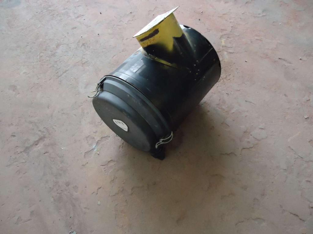 Carcasa del filtro de aire para New Holland E385B Foto 1