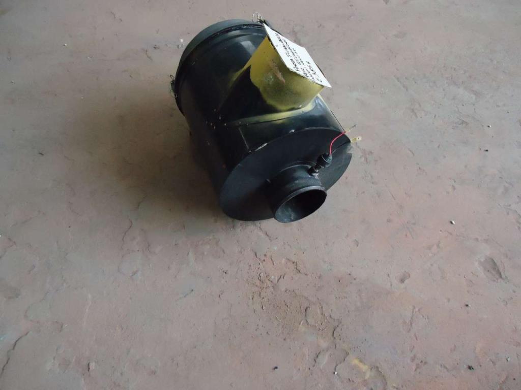 Carcasa del filtro de aire para New Holland E385B Foto 3