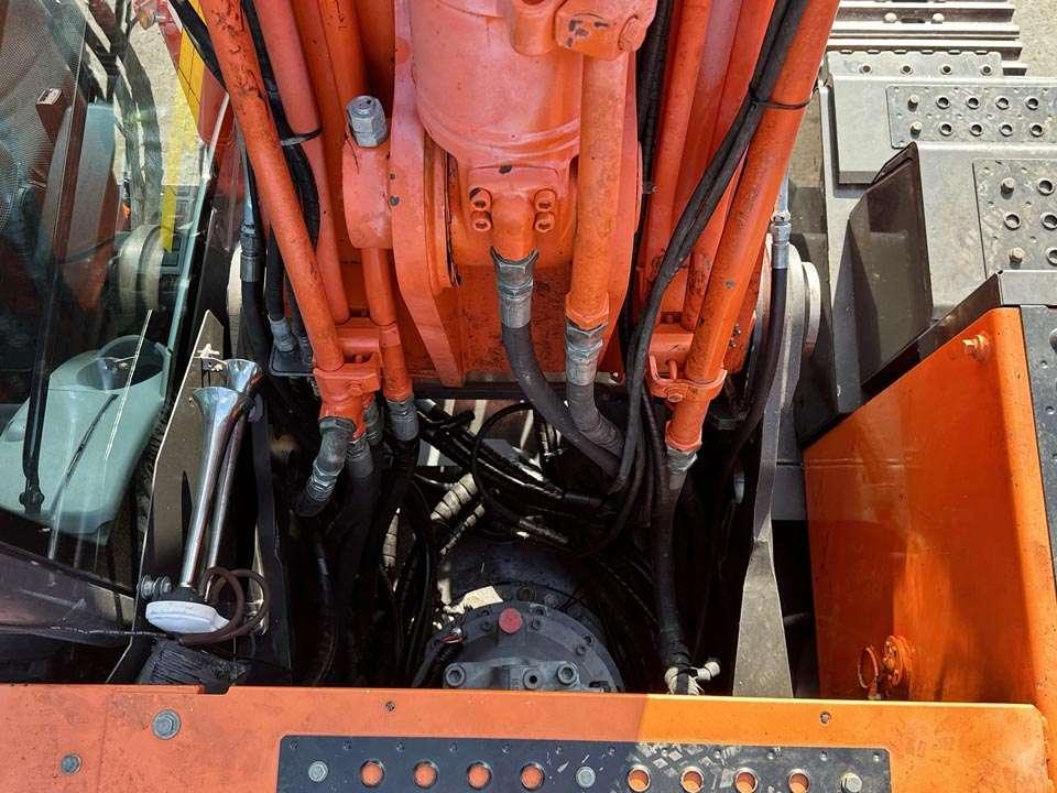Hitachi ZX300LCNT-6 Foto 12
