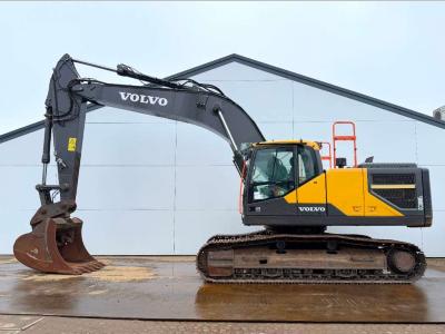 Volvo EC300EL - Hammer Lines / Quick Coupler / Camera vendida por Boss Machinery