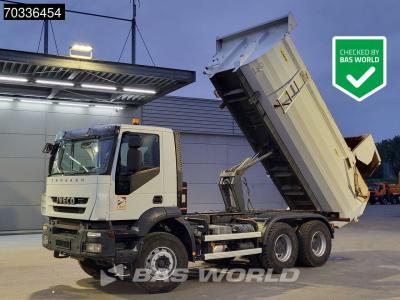 Iveco Trakker 330 6X4 13m3 tipper Steel suspension Big-Axle Manual Euro 5 vendida por BAS World B.V.