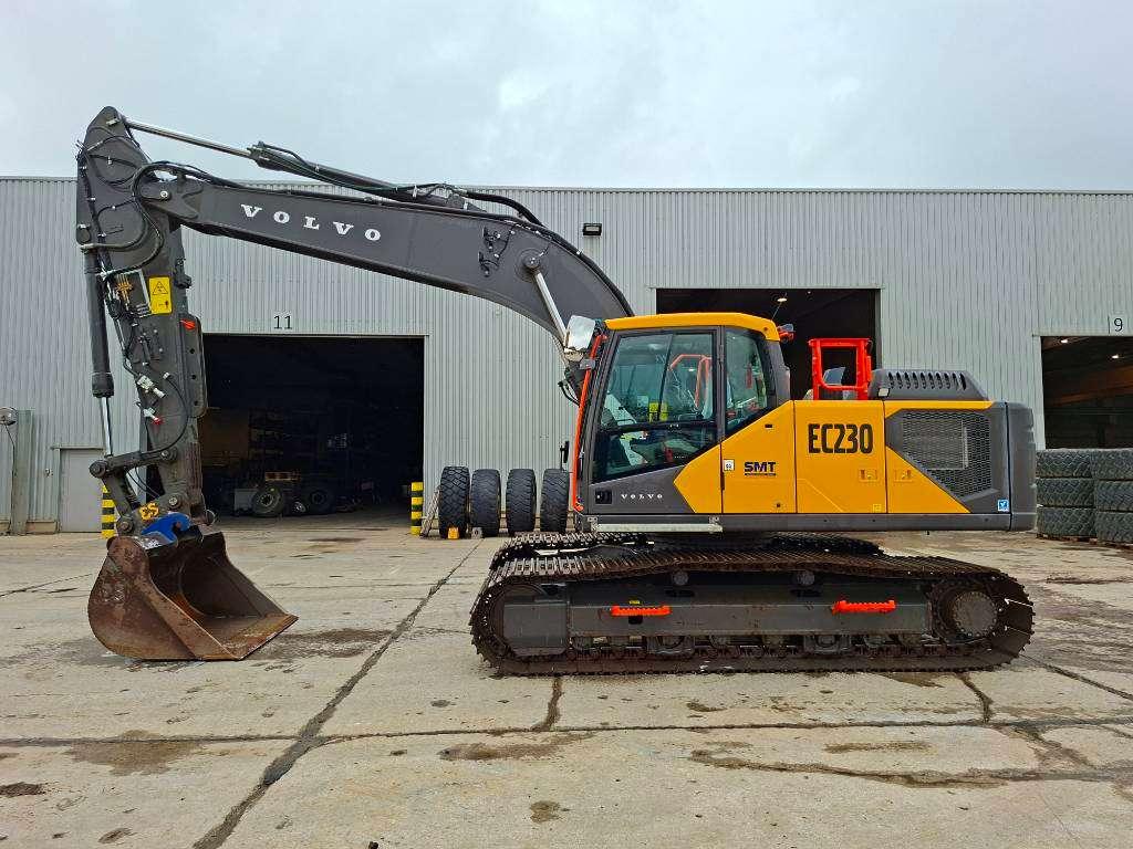 Volvo EC230FL5 Foto 1