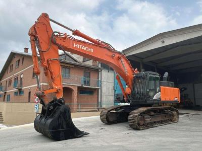 Hitachi ZX470LCH-5B vendida por Massucco T. Srl