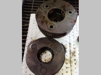 Reductor de giro para Caterpillar 312 B vendida por PRV Ricambi Srl