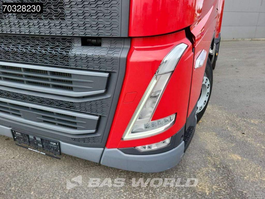 Volvo FH 460 4X2 Mega XL 2x Tanks ACC Navi Foto 10