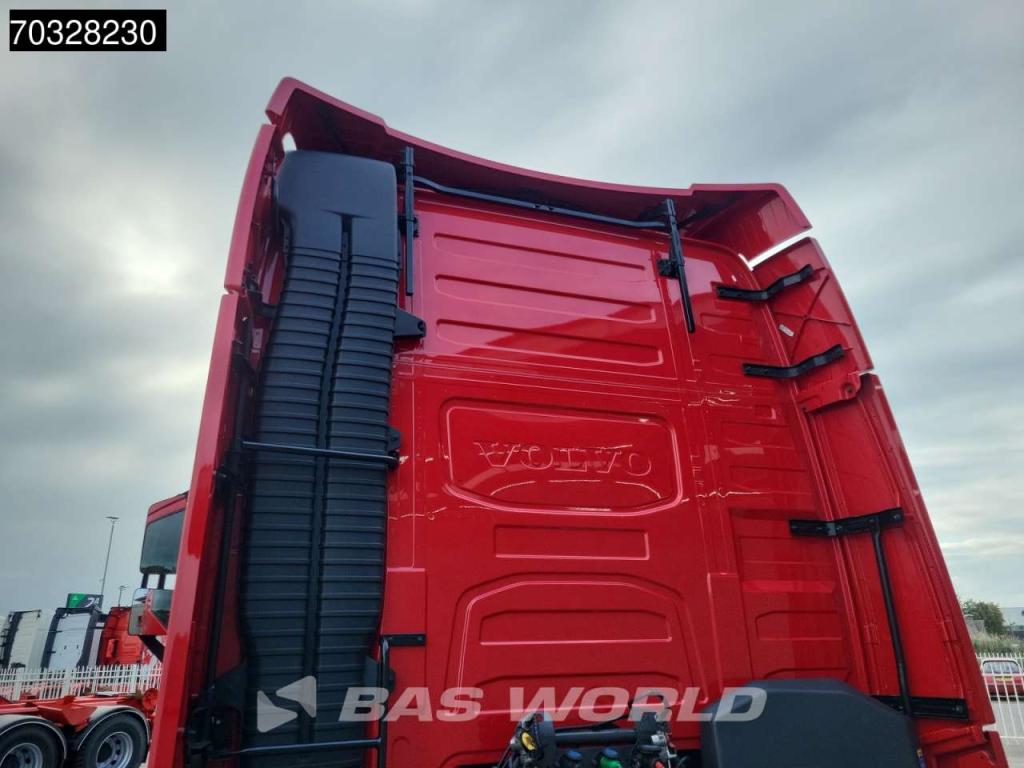 Volvo FH 460 4X2 Mega XL 2x Tanks ACC Navi Foto 12