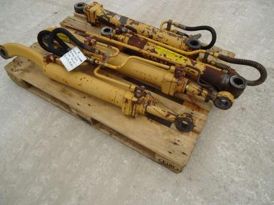 Cilndro de levantamiento para Fiat Allis FL4M e FL4L vendida por OLM 90 Srl