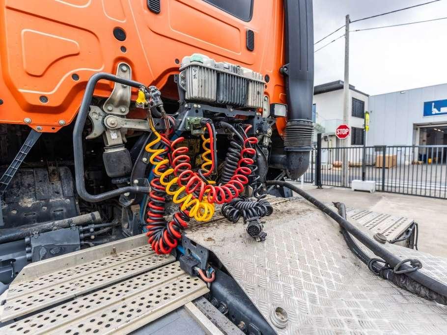 Mercedes-Benz AROCS 2145 - 4X4 Foto 9