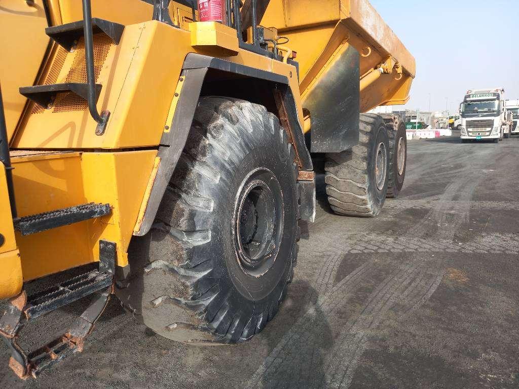 Komatsu HM400-3R (4 units available for sale in Abu Dhabi) Foto 10