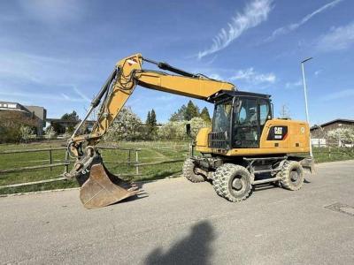 Caterpillar M320F vendida por Simex Baumaschinenhandel GmbH