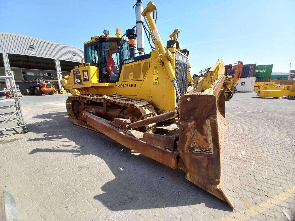 Komatsu D155A-6R (4pcs available for sale in Abu Dhabi) Foto 14