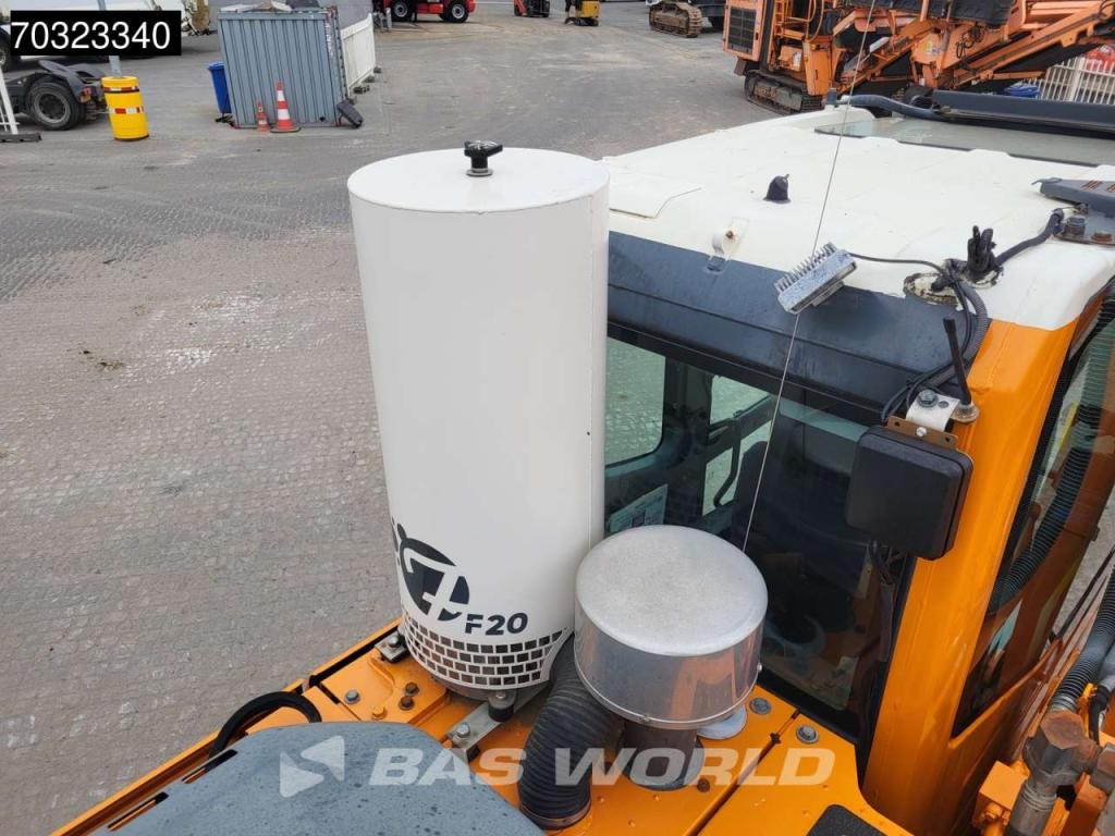 Komatsu PC240 LC-10 Foto 23