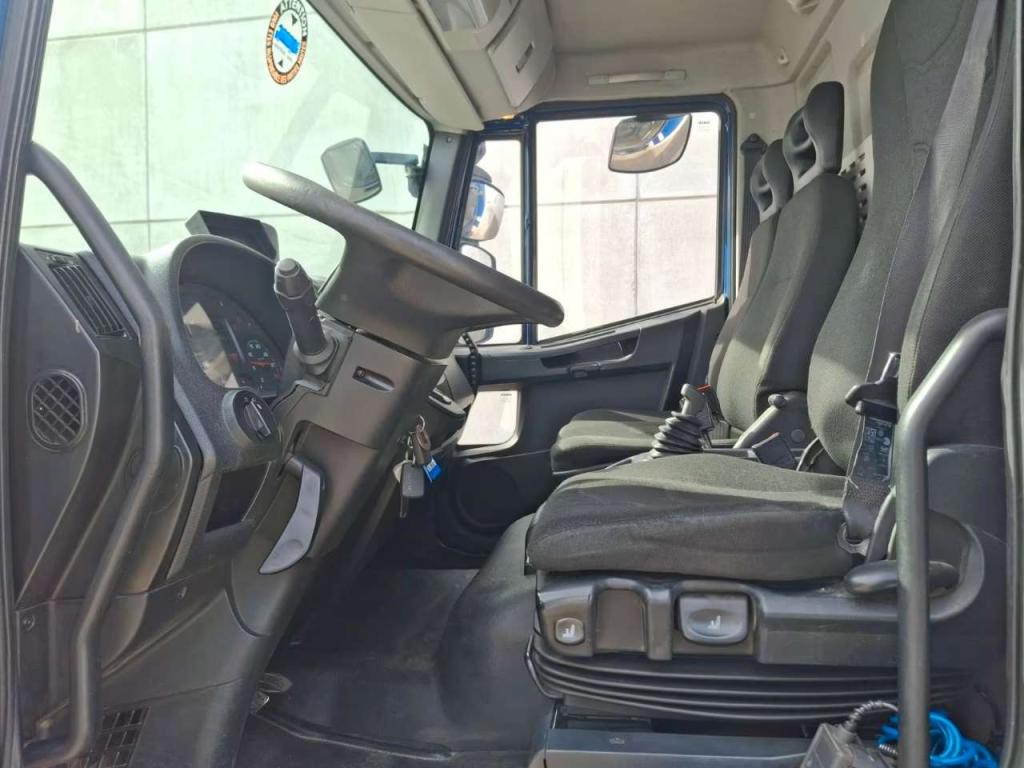 Iveco EUROCARGO CUBE 120-220 Foto 14