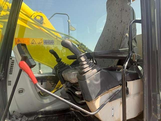 New Holland E215C Foto 14