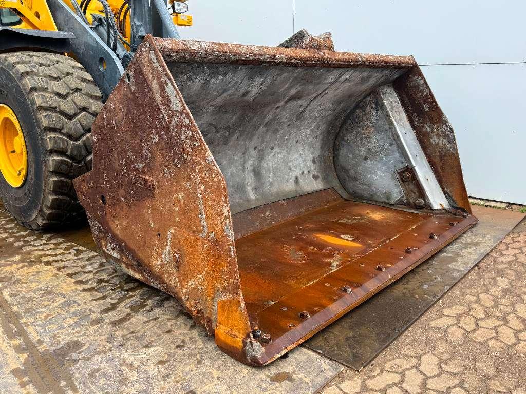 Volvo L150H - High-tip Bucket / Backup Camera Foto 18