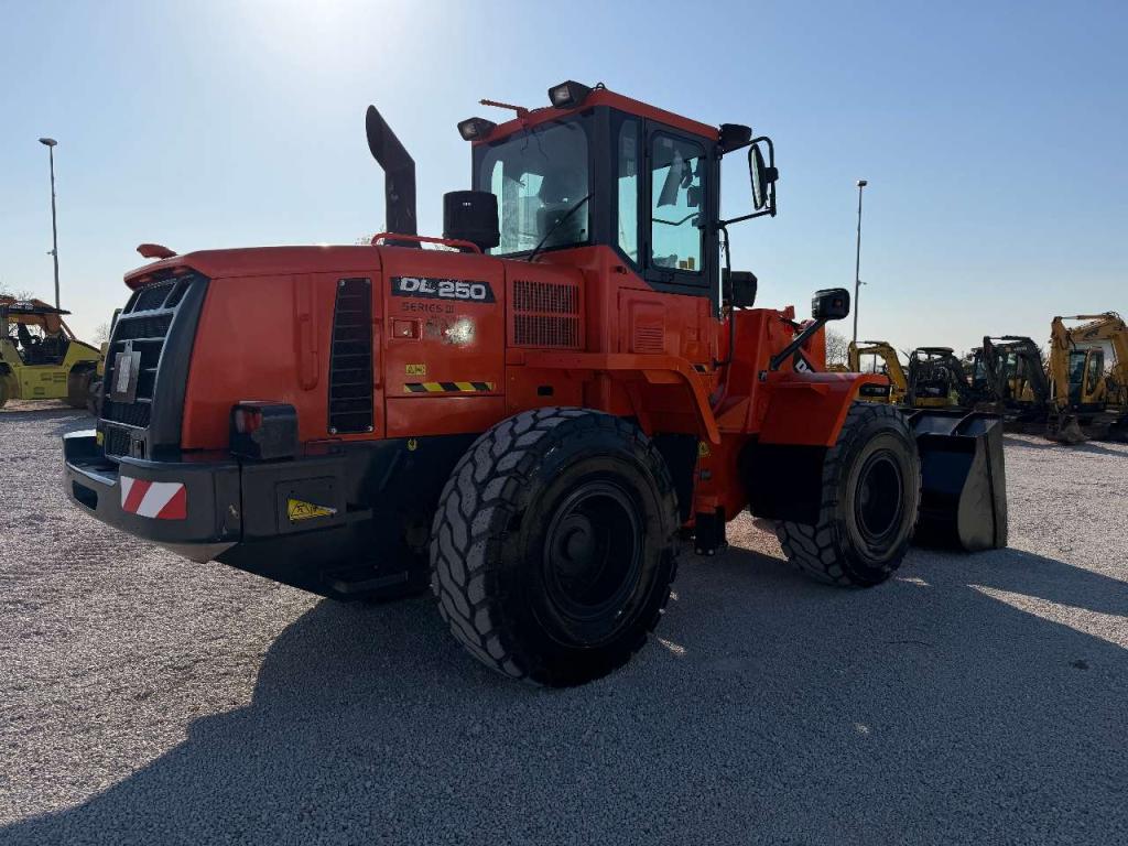 Doosan DL250 Foto 3