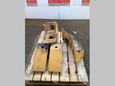 Contrapeso (maquinaria de construcción) para Caterpillar 924G vendida por Massucco T. Srl Area Ricambi