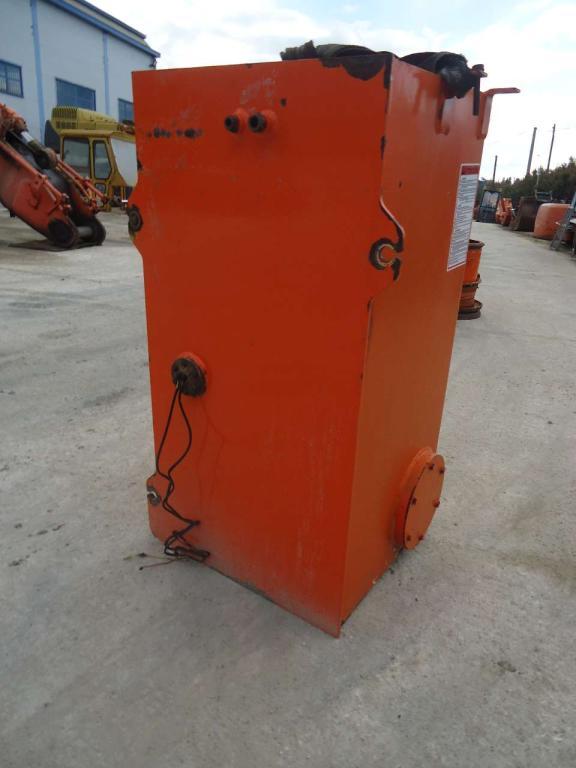 Depósito para gasóleo para Fiat Kobelco W190 Foto 3