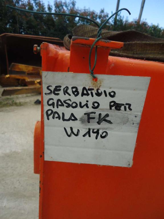 Depósito para gasóleo para Fiat Kobelco W190 Foto 5
