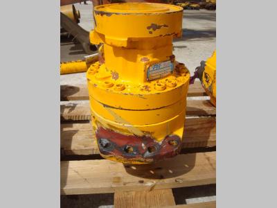Motor de rotación de la plataforma giratoria para per Muletto Mecalac 8CXI vendida por OLM 90 Srl