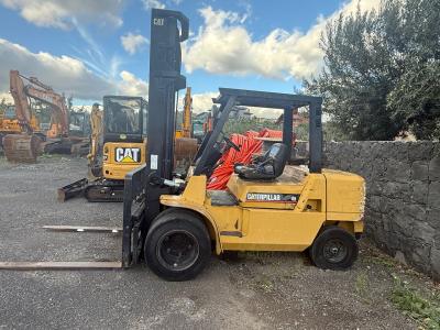 Caterpillar DP45K vendida por D.F. Car di Franco e Giuseppe