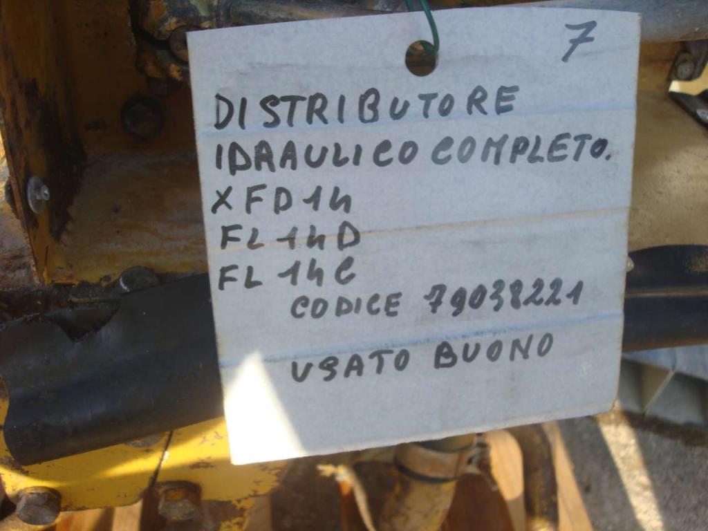 Distribuidor hidraulico para Fiat Allis FD14, FL14D, FL14C Foto 2