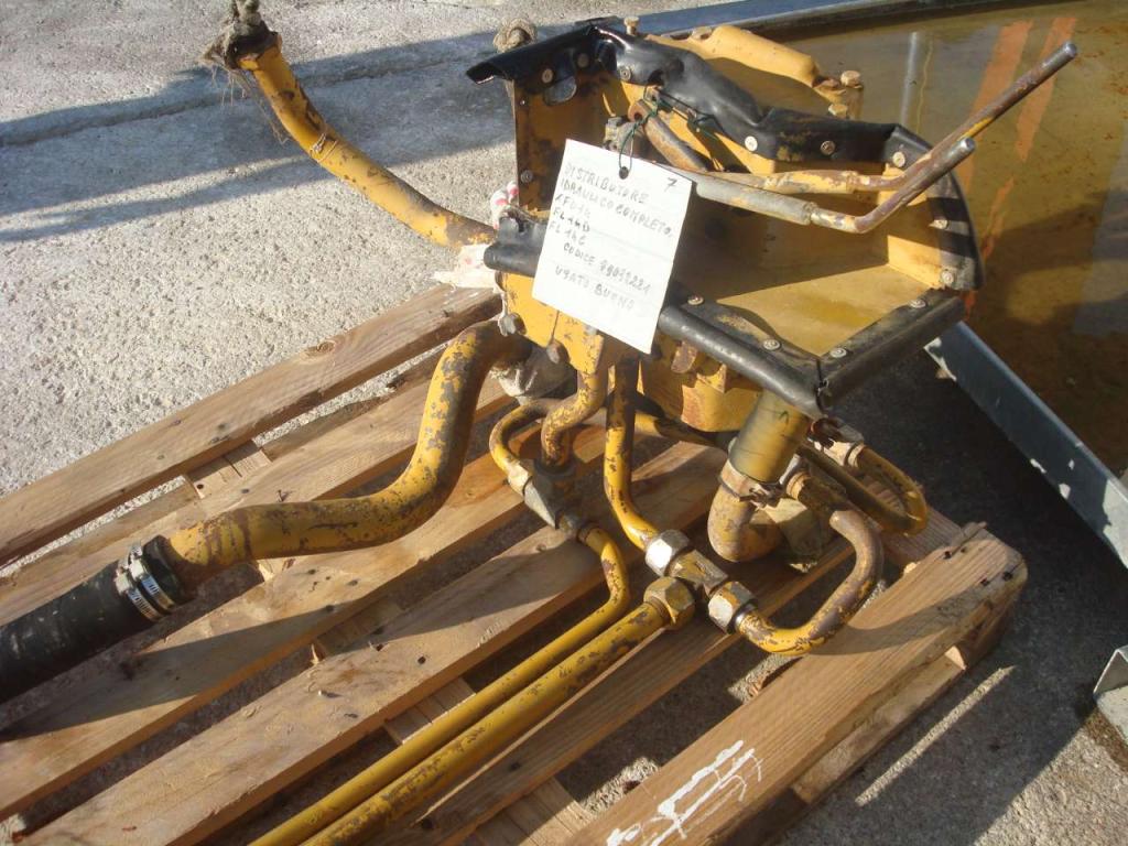 Distribuidor hidraulico para Fiat Allis FD14, FL14D, FL14C Foto 3