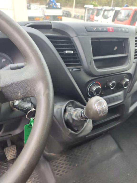 Iveco DAILY 35-130 Foto 25