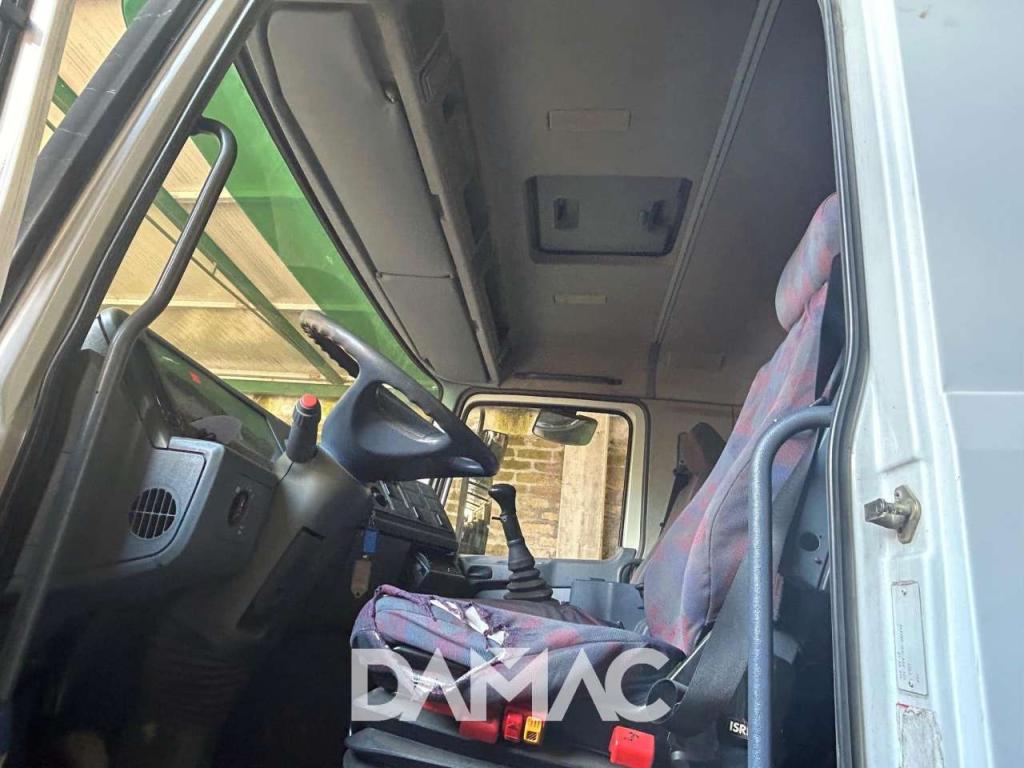 Mercedes-Benz ACTROS 1831 Foto 15