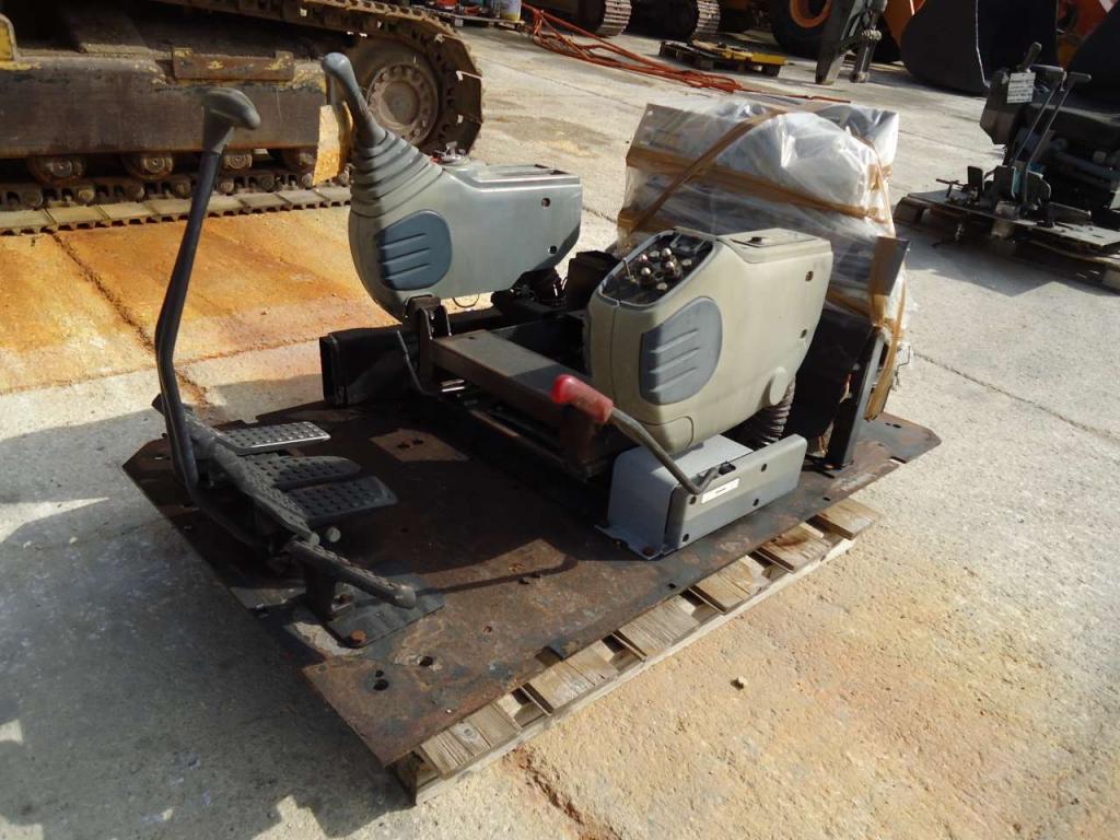 Consola de control / Plataforma de control para Fiat Hitachi EX215 Foto 1
