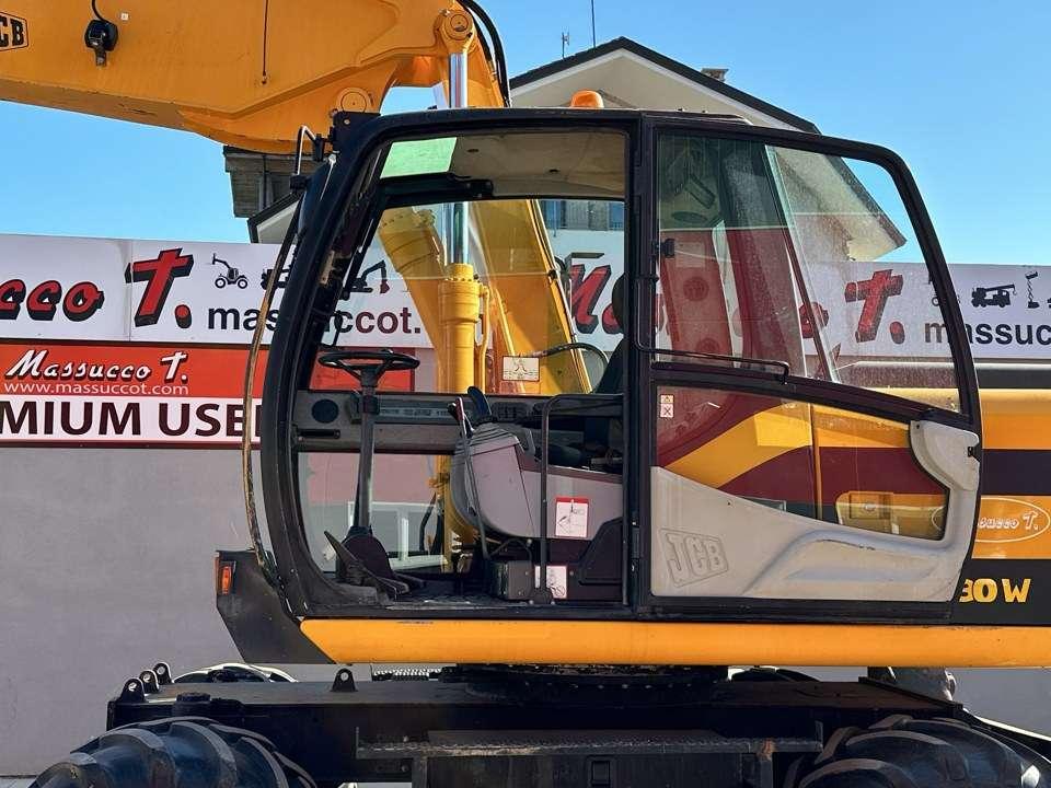 JCB JS130W 4x4 Foto 11