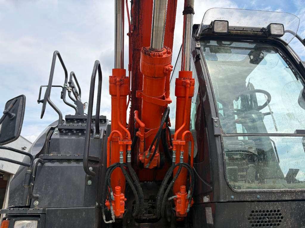 Hitachi ZX 140 W-6 (3 Pieces available) Foto 16