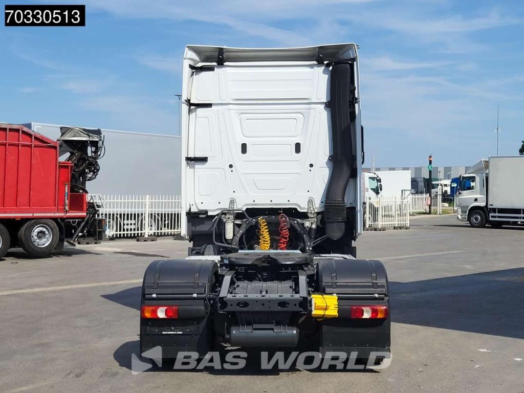 Mercedes-Benz Actros 1851 4X2 BigSpace 2x Tanks M.O.T. Foto 10