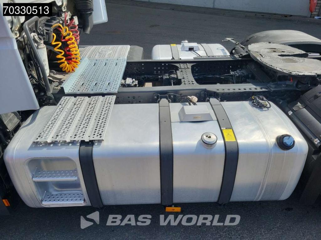 Mercedes-Benz Actros 1851 4X2 BigSpace 2x Tanks M.O.T. Foto 13