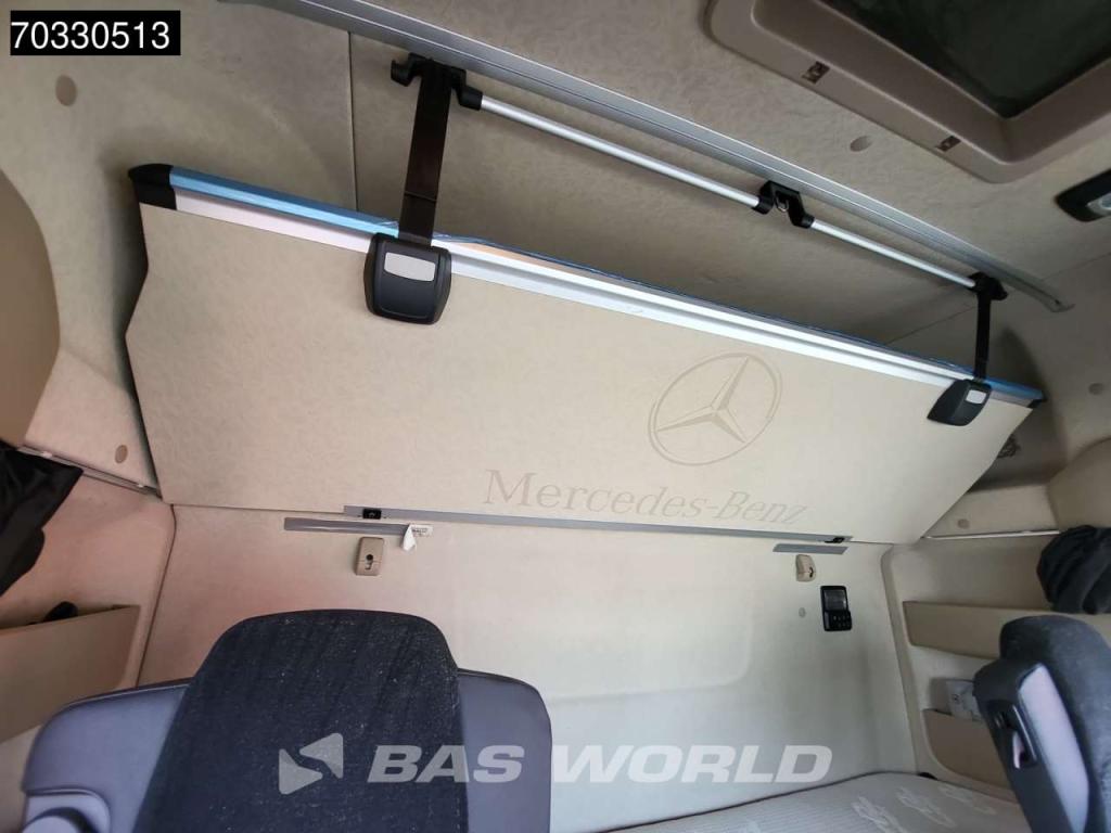 Mercedes-Benz Actros 1851 4X2 BigSpace 2x Tanks M.O.T. Foto 29