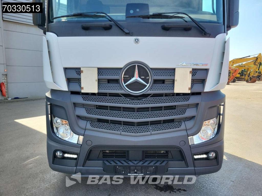 Mercedes-Benz Actros 1851 4X2 BigSpace 2x Tanks M.O.T. Foto 6