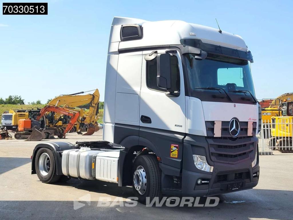 Mercedes-Benz Actros 1851 4X2 BigSpace 2x Tanks M.O.T. Foto 8