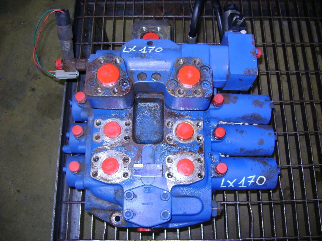 Distribuidor hidraulico para Hitachi Lx 170 Foto 1