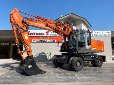 Hitachi ZX210W-3 vendida por Massucco T. Srl