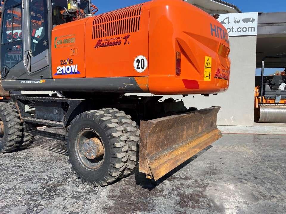 Hitachi ZX210W-3 Foto 17